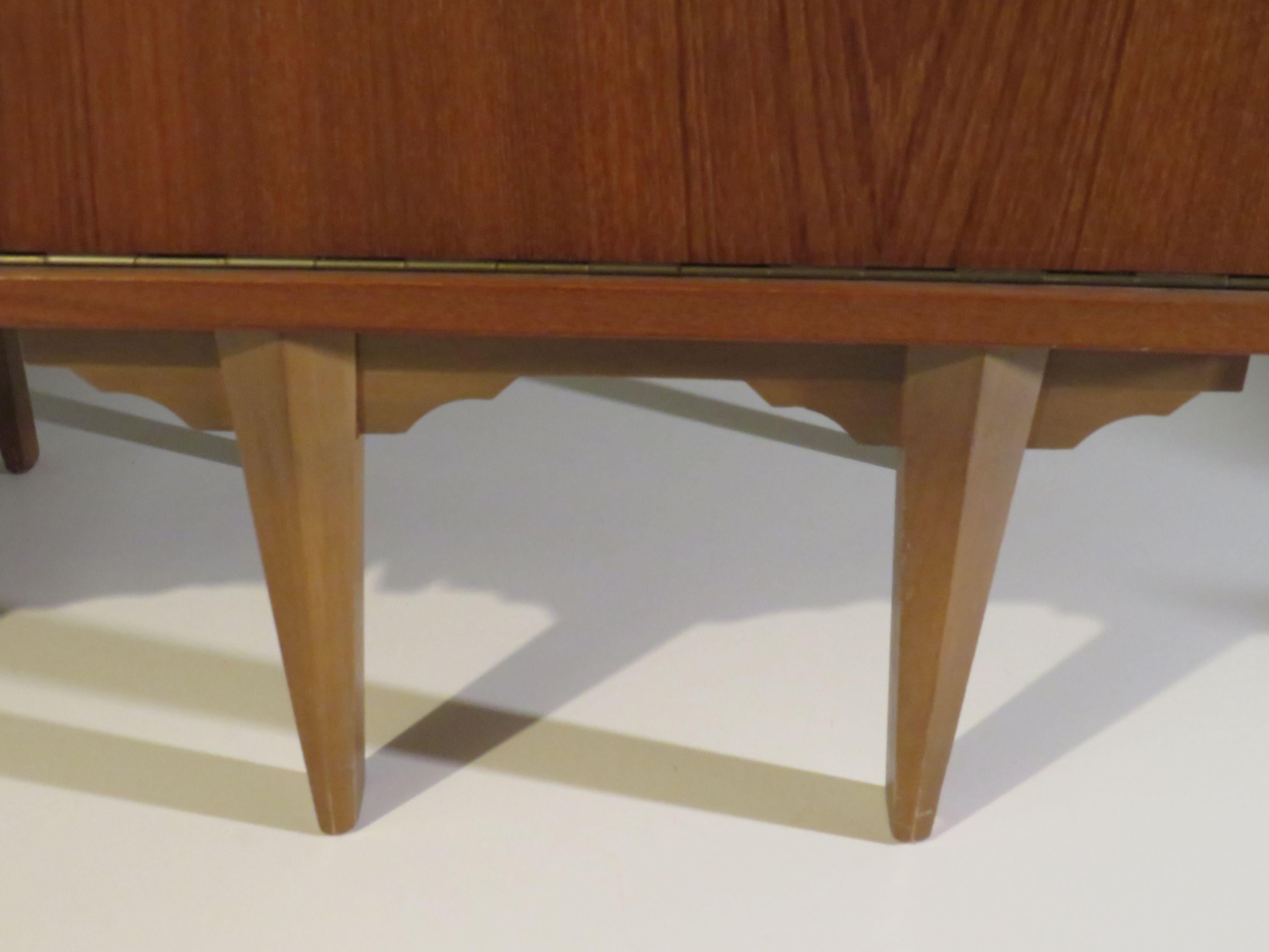 Set of 2 Mid Century bedside tables, Denmark 1960-1970 For Sale 2
