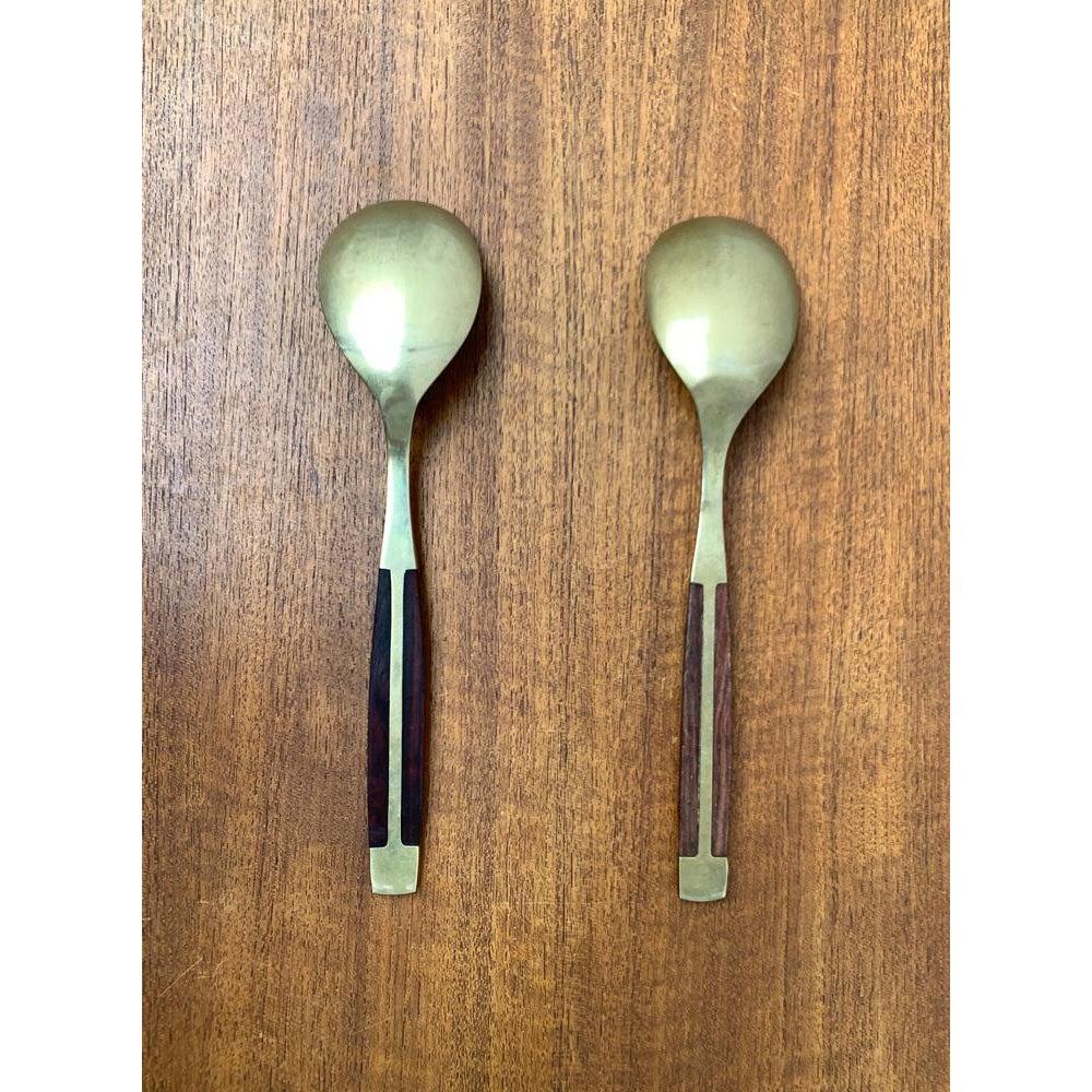 2er-Set Mid-Century-Löffel aus Messing und Teakholz, 1960er Jahre im Angebot 1
