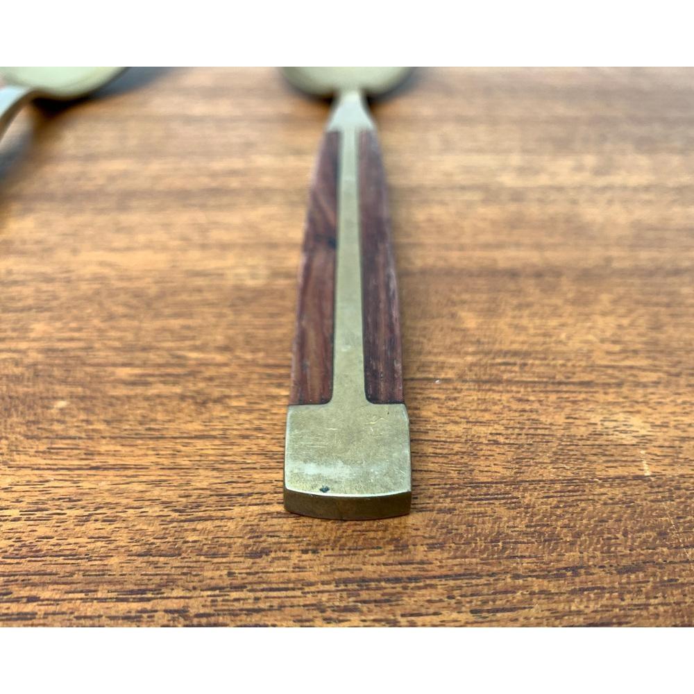 2er-Set Mid-Century-Löffel aus Messing und Teakholz, 1960er Jahre im Angebot 3