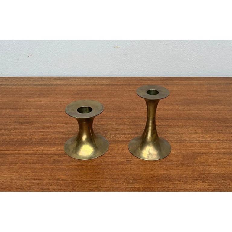 XX secolo Set di 2 portacandele in ottone di metà secolo, anni '60 in vendita