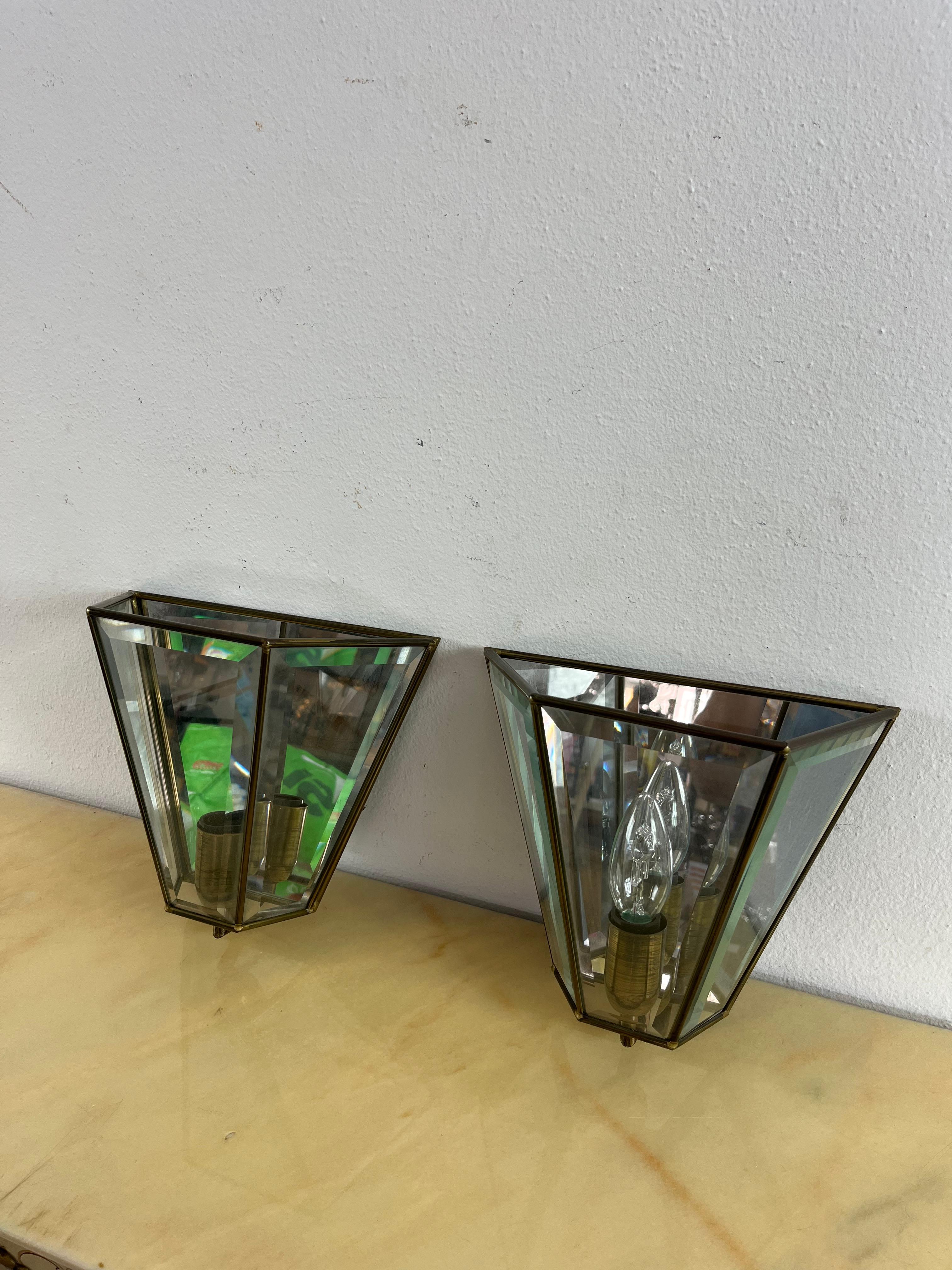 Set of 2 Mid-century Brass Glass Mirror Wall Lamps, Made in Italy 1950s For Sale 1