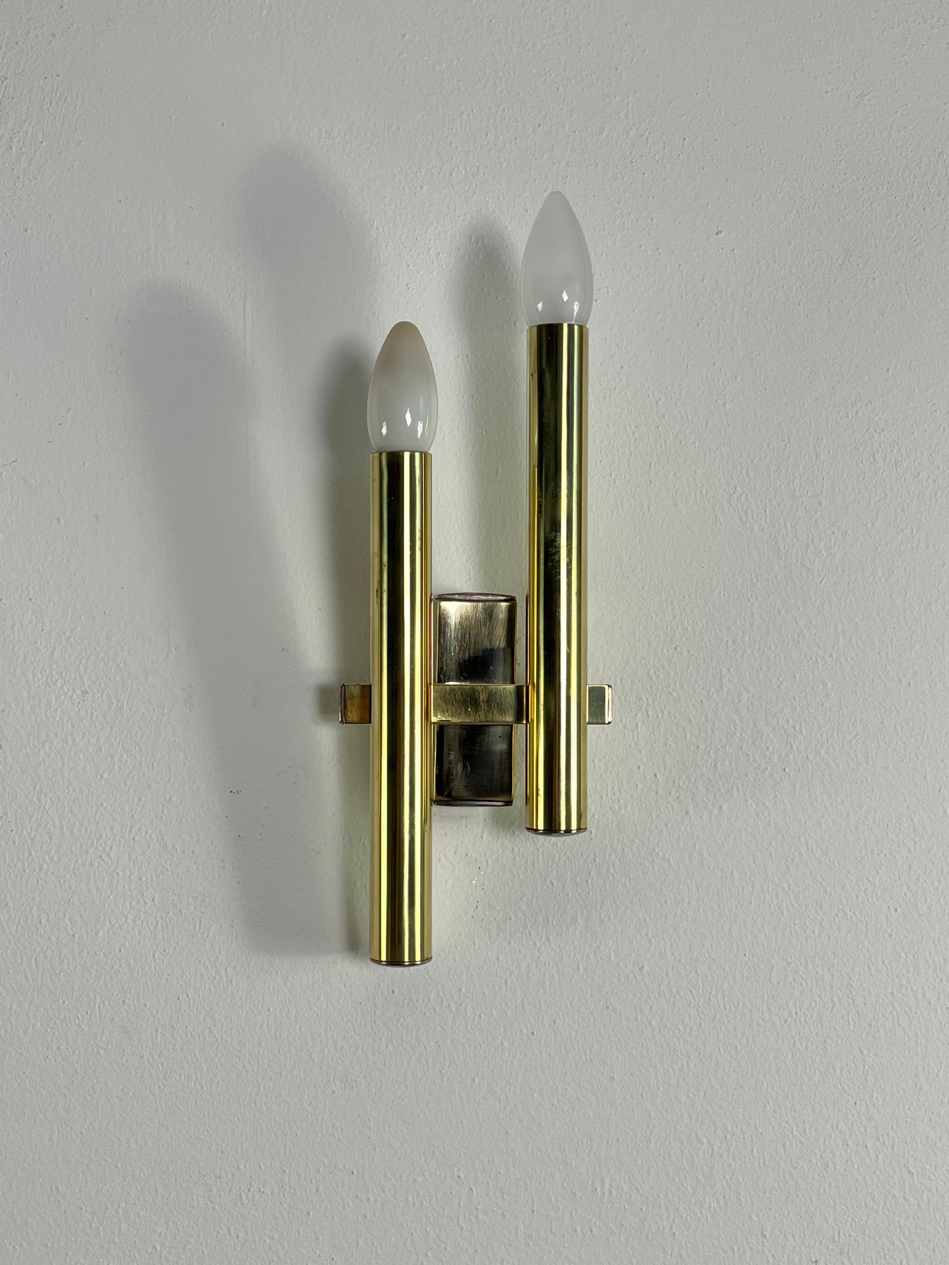 Set di 2 lampade da parete in ottone di metà secolo attribuite a Gaetano Sciolari, anni '60 in vendita 2