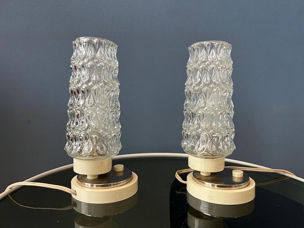 20ième siècle Ensemble de 2 lampes de table de chevet en cristal transparent du milieu du siècle dernier, 1970 en vente