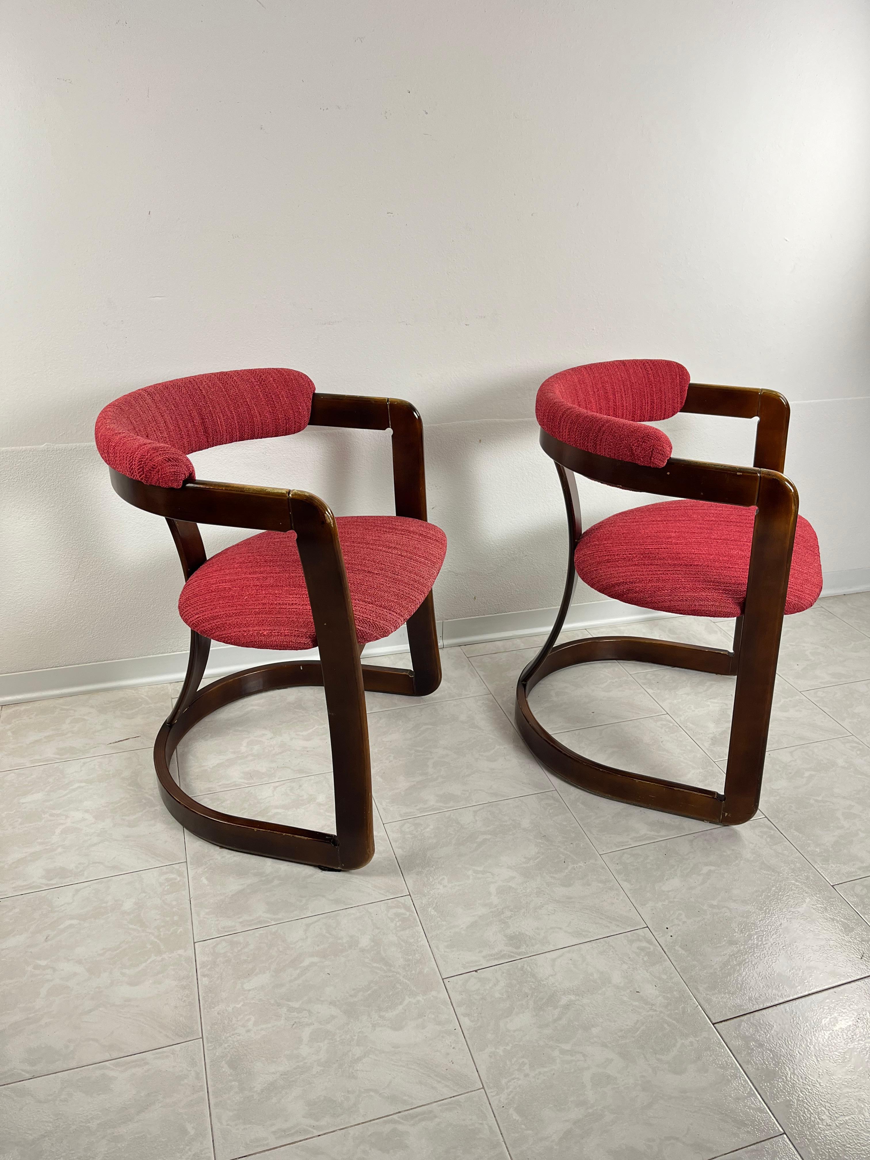 Set of 2 Mid-Century curved wooden chairs attributed to Achille and Piergiacomo Castiglioni, Italian design 1960s
Intact and in good condition, small signs of aging.