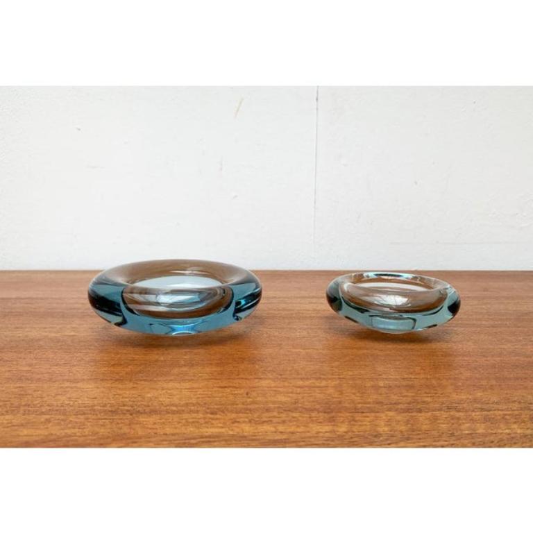 Mid-Century Danish Glass Bowls by Per Lütken for Holmegaard, 1960s, Set of 2, in Very Good conditions. Designed 1960 to 1969 This piece has an attribution mark.

Additional information:
Materials: Glass
Style: Mid-Century Modern
Brand: