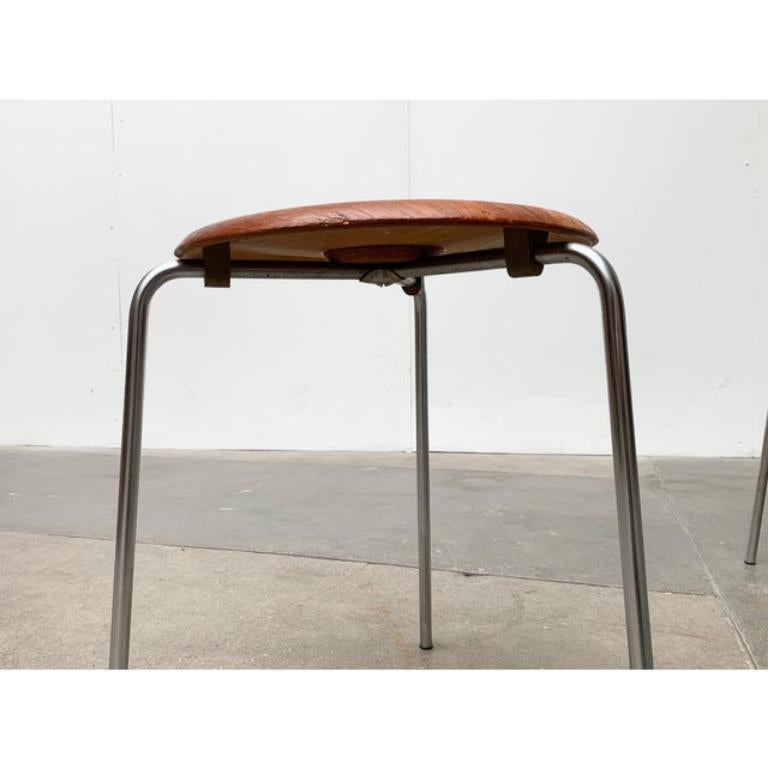 2er-Set dänischer Hocker aus der Mitte des Jahrhunderts, Modell 3170, gepunktet, von Arne Jacobsen, 1968 im Angebot 5