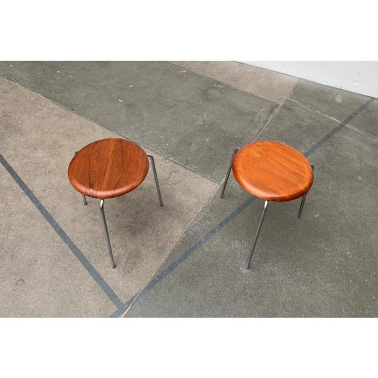2er-Set dänischer Hocker aus der Mitte des Jahrhunderts, Modell 3170, gepunktet, von Arne Jacobsen, 1968 (Dänisch) im Angebot