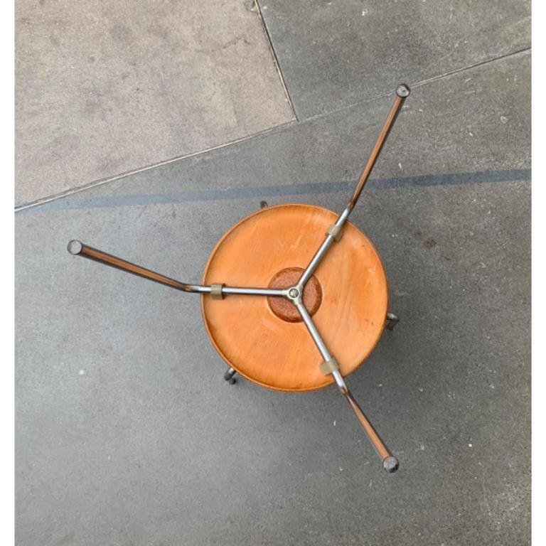 2er-Set dänischer Hocker aus der Mitte des Jahrhunderts, Modell 3170, gepunktet, von Arne Jacobsen, 1968 (Metall) im Angebot