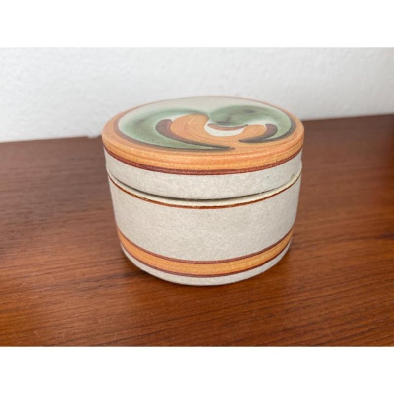 Juego de 2 candelabros y caja con tapa de cerámica danesa de mediados de siglo, Søholm, 1960 en venta 4
