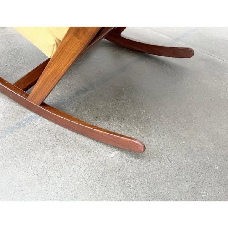 Ensemble de 2 chaises à bascule danoises du milieu du siècle avec pouf par Poul Volther, années 1960 en vente 1