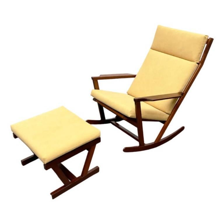 Set di 2 sedie a dondolo danesi di metà secolo con poggiapiedi di Poul Volther, anni '60
