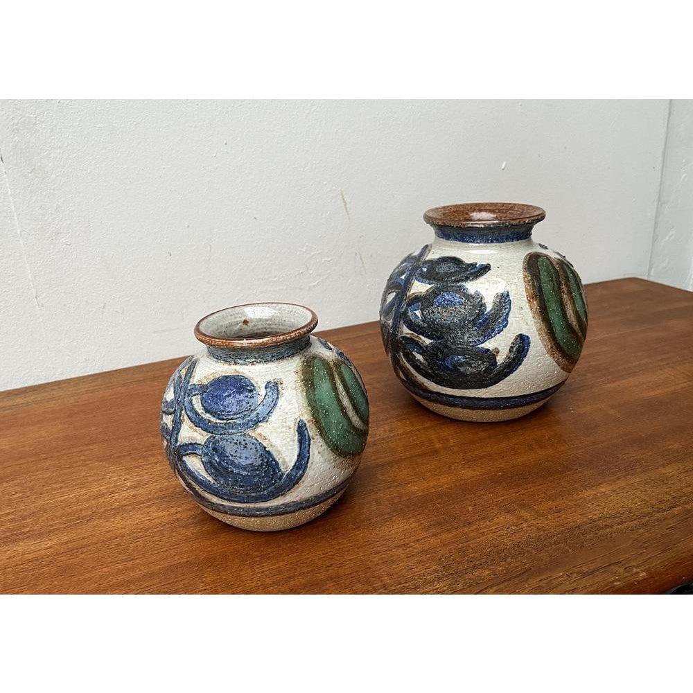 XX secolo Set di 2 vasi a sfera in Studio Pottery danese del 1960 di Søholm, metà del secolo scorso in vendita