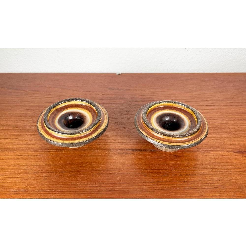 Danese Set di 2 portacandele in Studio Pottery danese del 1960 di Lise Eder, metà secolo. in vendita