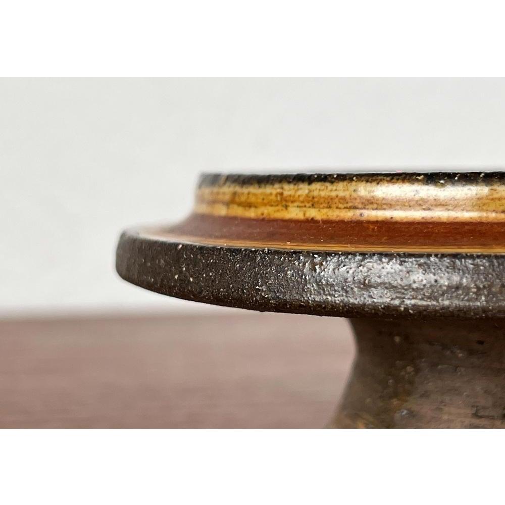 XX secolo Set di 2 portacandele in Studio Pottery danese del 1960 di Lise Eder, metà secolo. in vendita