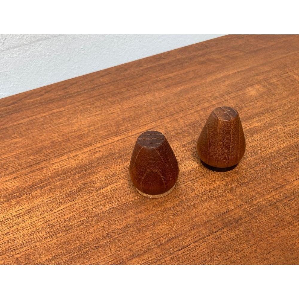 Set of 2 Mid-Century Danish Teak Pepper and Salt Shaker, 1960s In Excellent Condition For Sale In Hamburg, DE