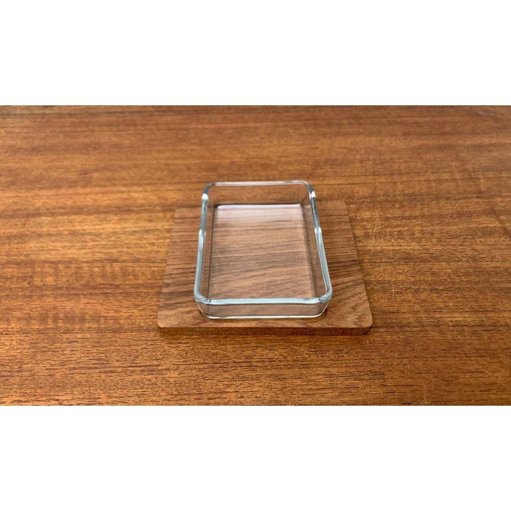 2er-Set dänisches Teakholz-Tablett mit Glas aus der Jahrhundertmitte, 1960er (Moderne der Mitte des Jahrhunderts) im Angebot
