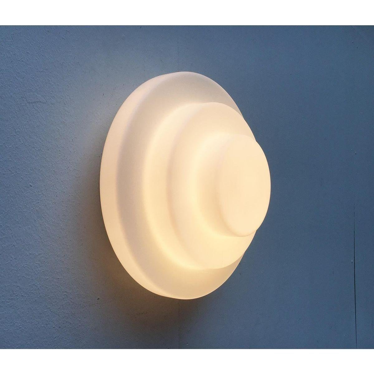 Set di 2 lampade da soffitto o da parete olandesi di metà secolo di RAAK, anni '60 in vendita 5