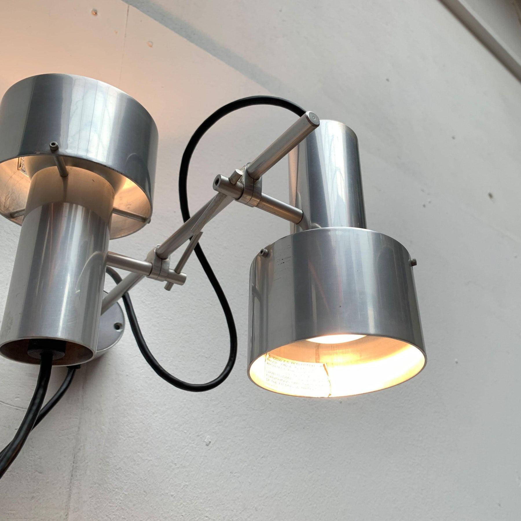 Métal Lot de 2 plafonniers doubles minimalistes FA2 du milieu du siècle par Peter Nelson, années 1960 en vente
