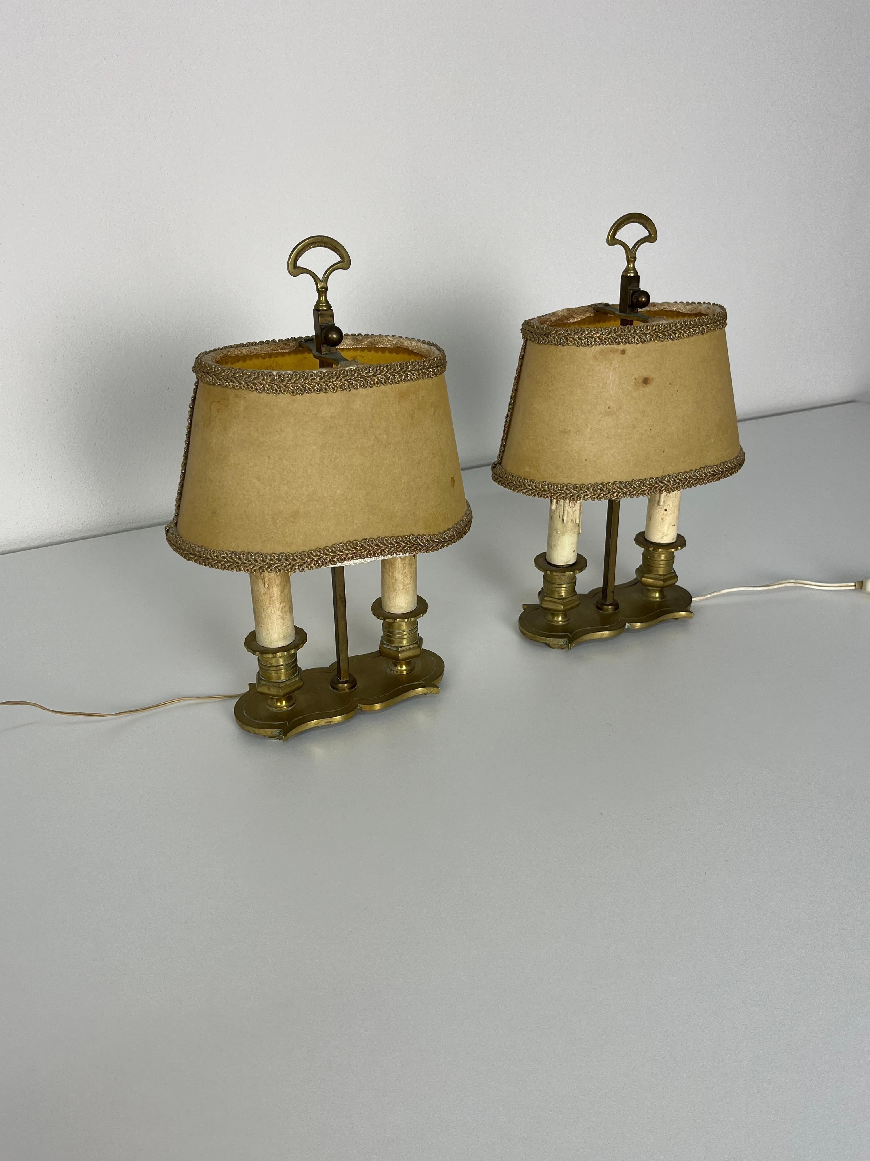 Set di 2 lampade da comodino a 2 luci francesi del Medioevo, anni '50 in vendita 2