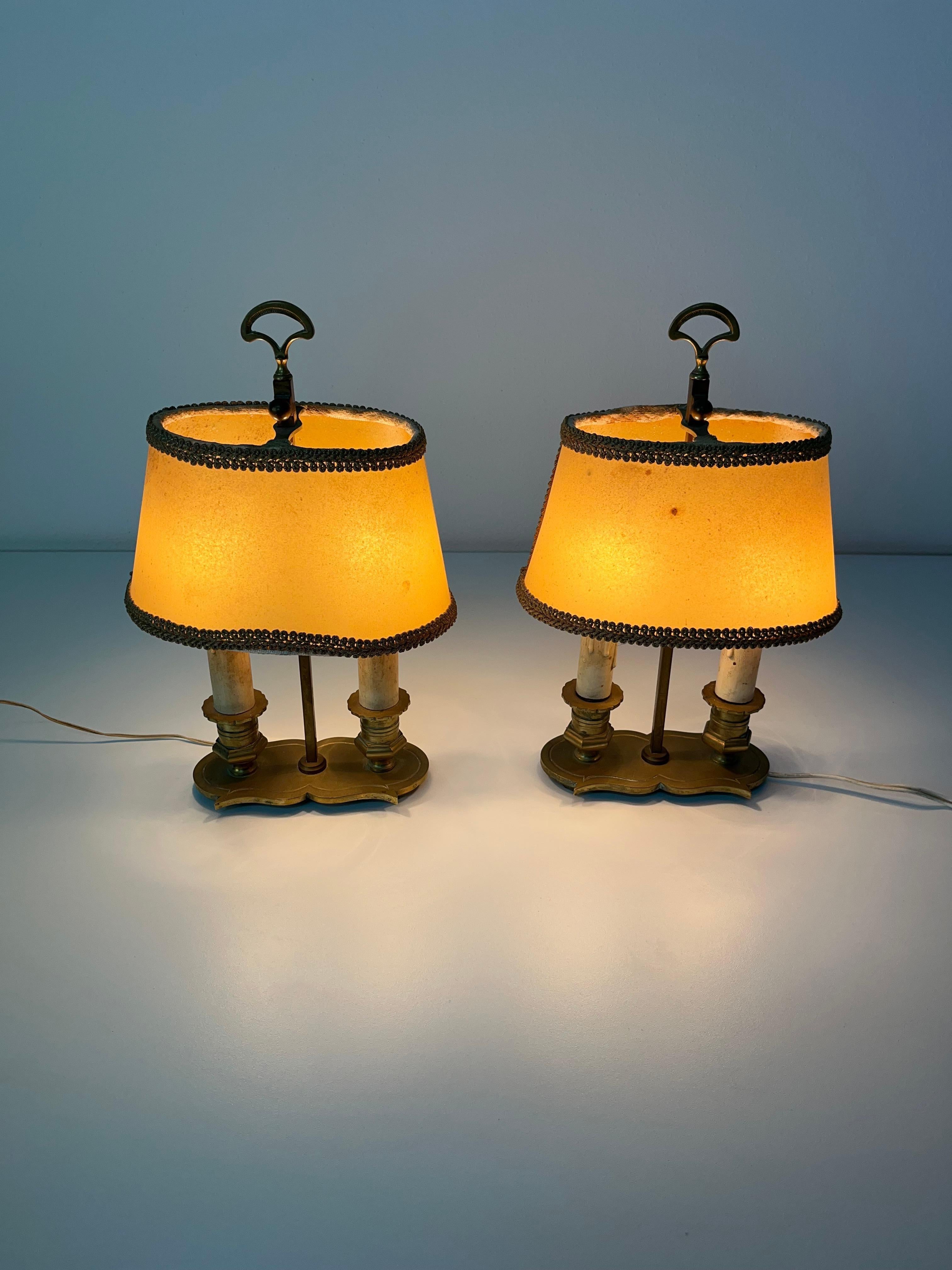 Set di 2 lampade da comodino a 2 luci francesi del Medioevo, anni '50 in vendita 3