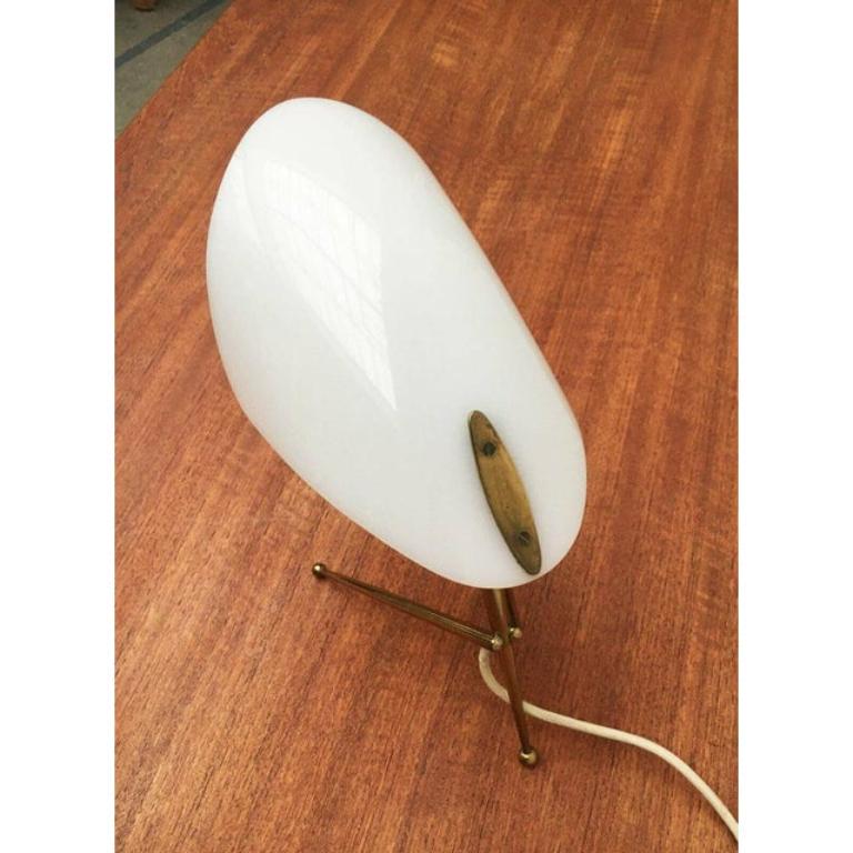Ensemble de 2 lampes de table tripode allemandes du milieu du siècle dernier en acryl et laiton de Cosack, années 1960 en vente 4