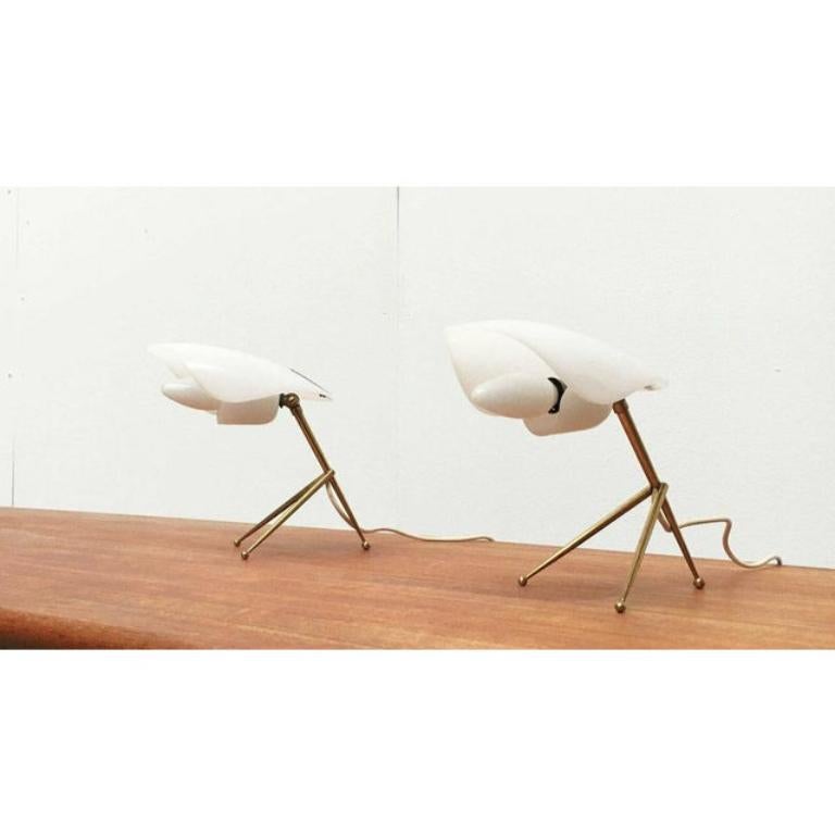 Ensemble de 2 lampes de table tripode allemandes du milieu du siècle dernier en acryl et laiton de Cosack, années 1960 Excellent état - En vente à Hamburg, DE