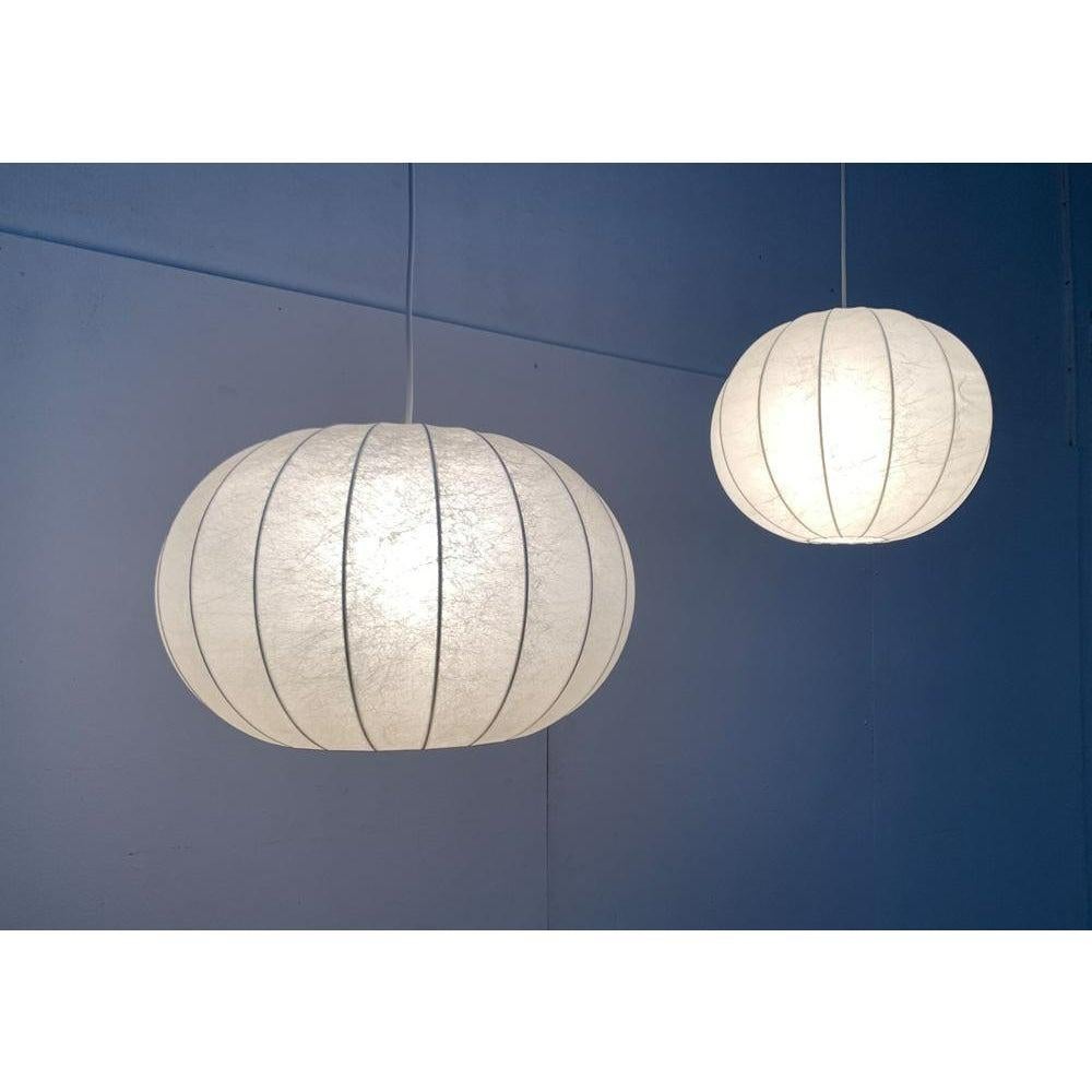 Ensemble de 2 lampes pendantes cocon allemandes du milieu du siècle par Friedel Wauer, années 1960 en vente 4