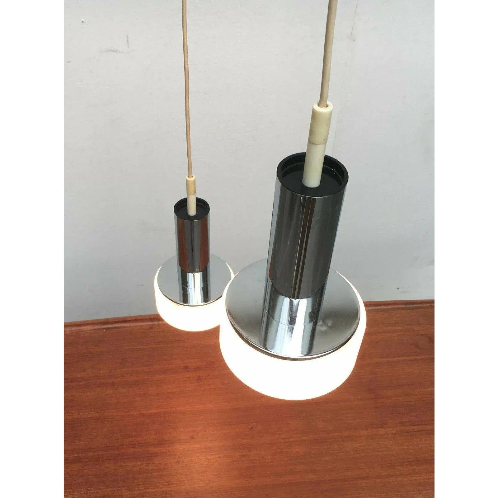 Set di 2 lampade a sospensione tedesche di metà secolo modello P105 in vetro e cromo, anni '60 in vendita 3