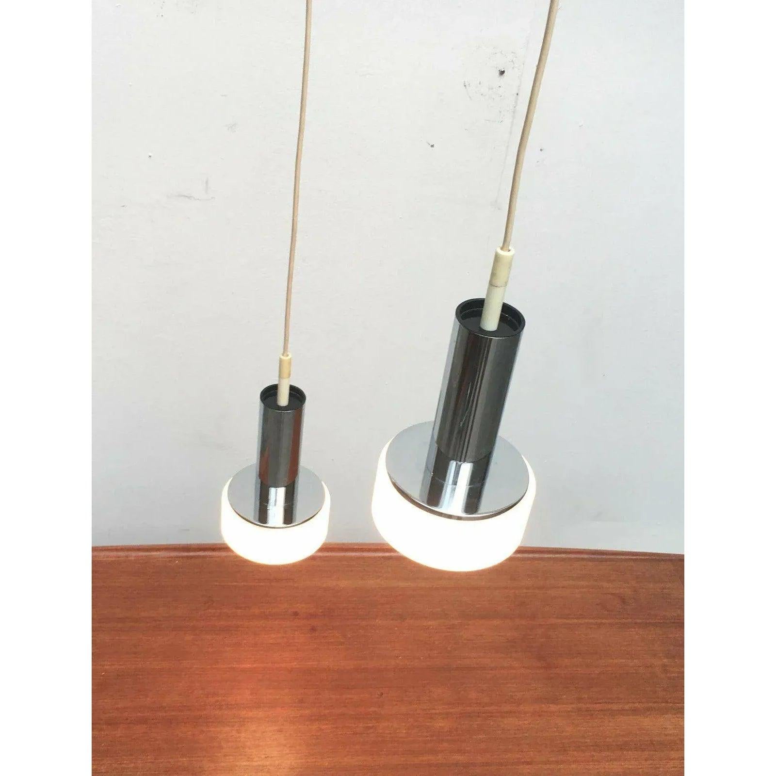 Set di 2 lampade a sospensione tedesche di metà secolo modello P105 in vetro e cromo, anni '60 in vendita 2