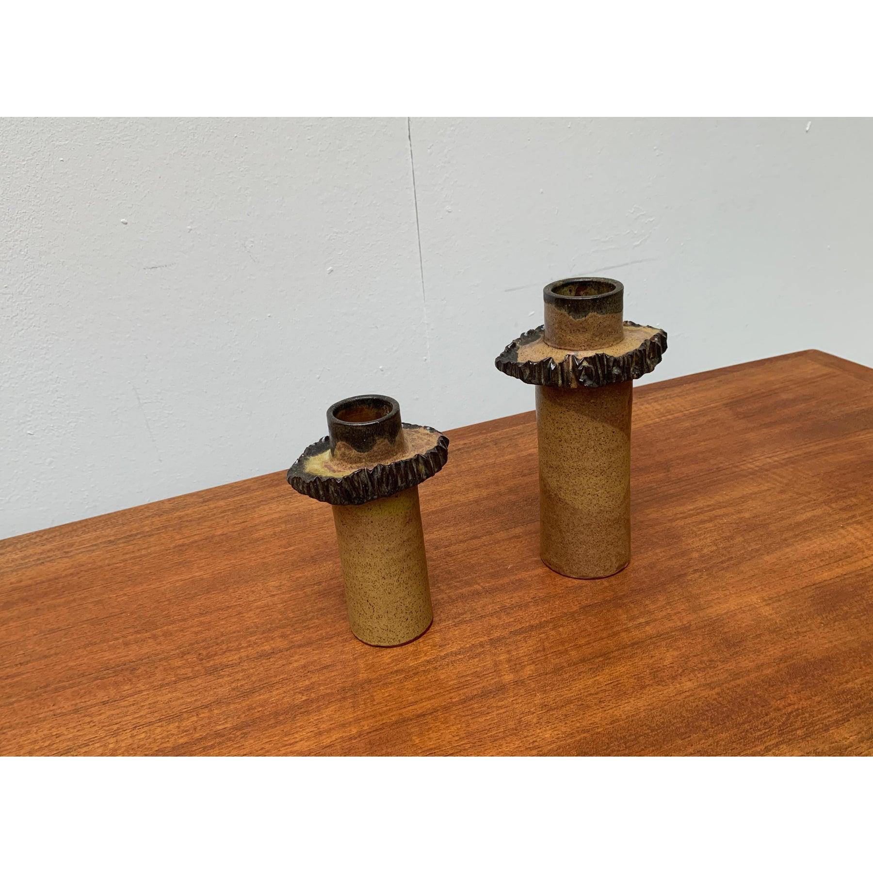 XX secolo Set di 2 vasi in ceramica tedesca di metà secolo di Luise Duncker in vendita