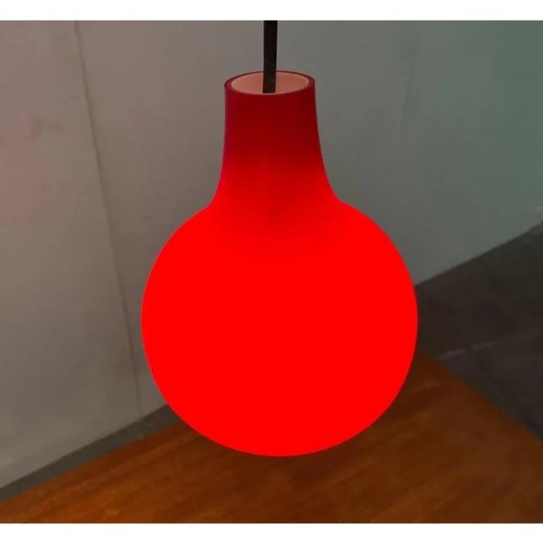 Set di 2 lampade a sospensione in vetro rosso tedesco di metà secolo di Peill & Putzler, anni '60 in vendita 4