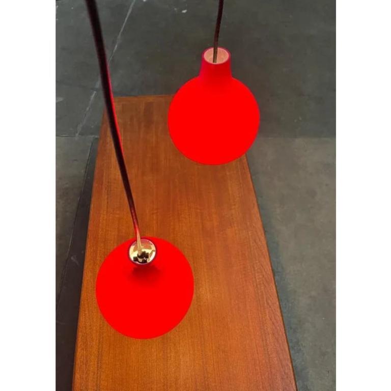 Set di 2 lampade a sospensione in vetro rosso tedesco di metà secolo di Peill & Putzler, anni '60 In condizioni ottime in vendita a Hamburg, DE