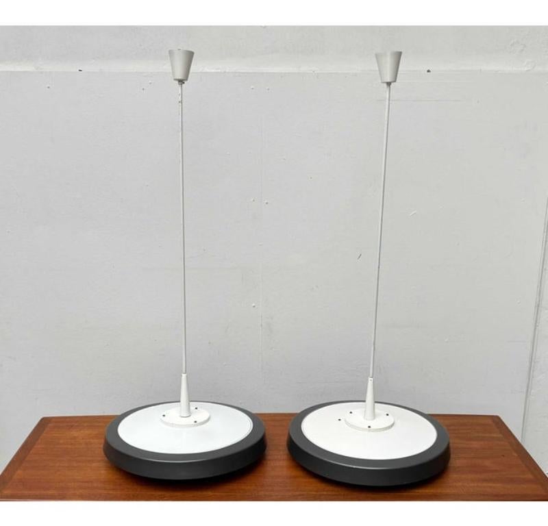 XX secolo Set di 2 lampade minimaliste tedesche di metà secolo Model A 205 Ufo, anni '60 in vendita
