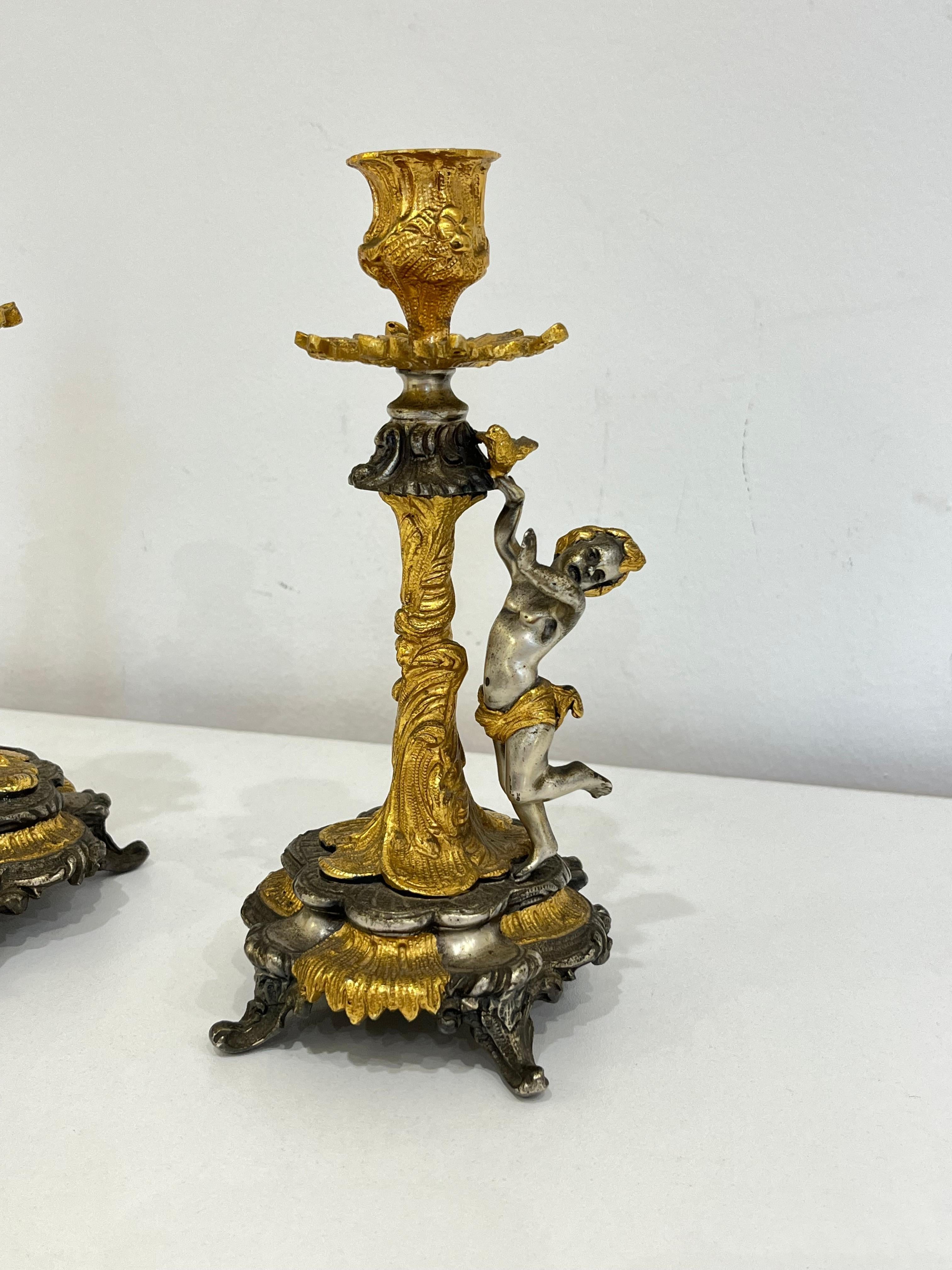 Peltro Set di 2 candelieri in peltro dorato di metà secolo 1950 in vendita