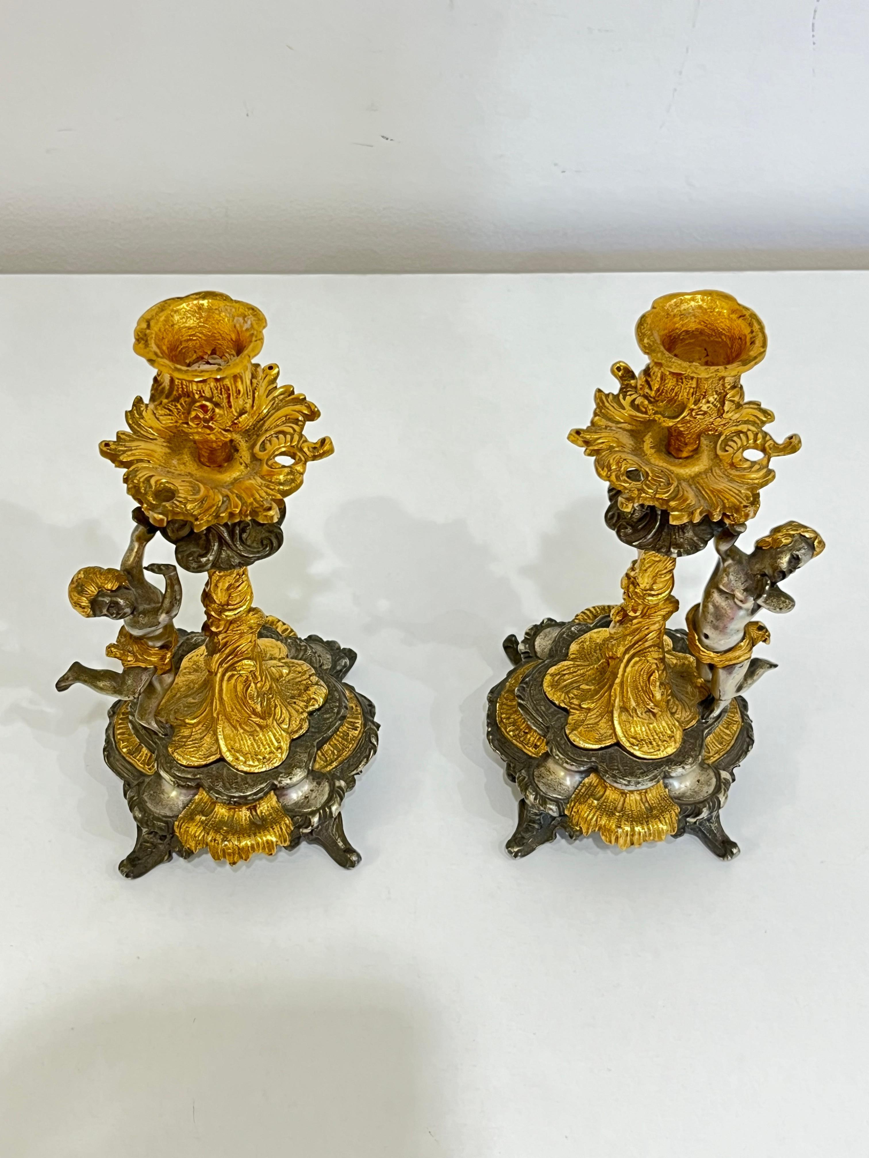 Set di 2 candelieri in peltro dorato di metà secolo 1950 in vendita 1