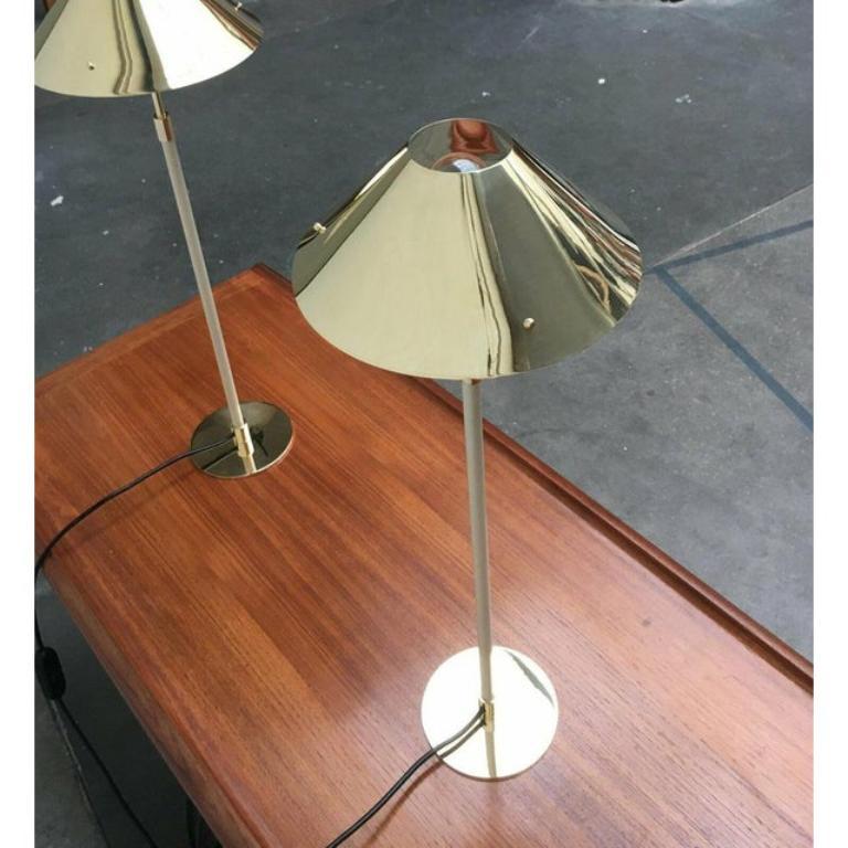 Juego de 2 lámparas de mesa de latón Hollywood Regency de mediados de siglo, años 60 en venta 1