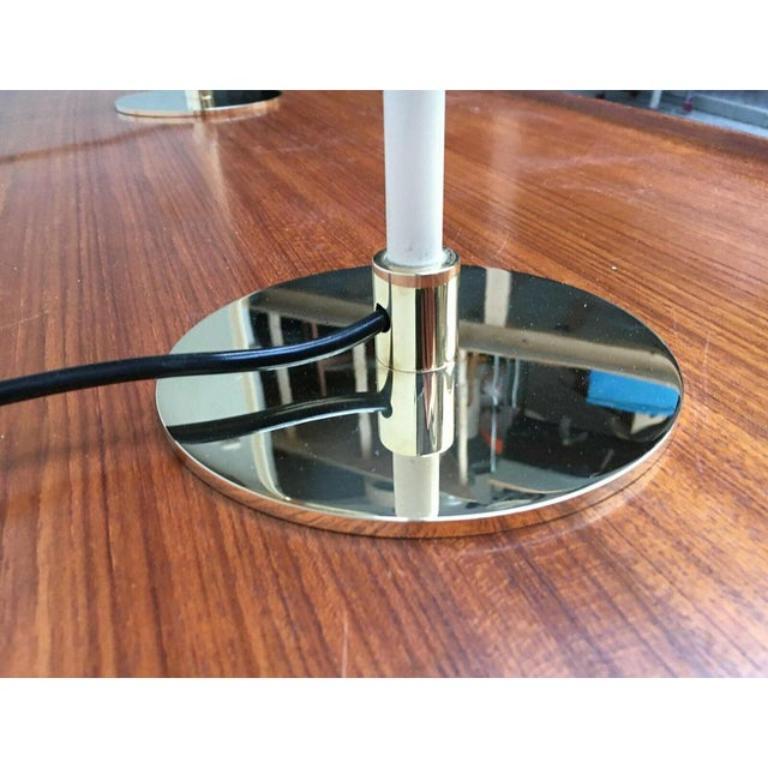 Juego de 2 lámparas de mesa de latón Hollywood Regency de mediados de siglo, años 60 en venta 3