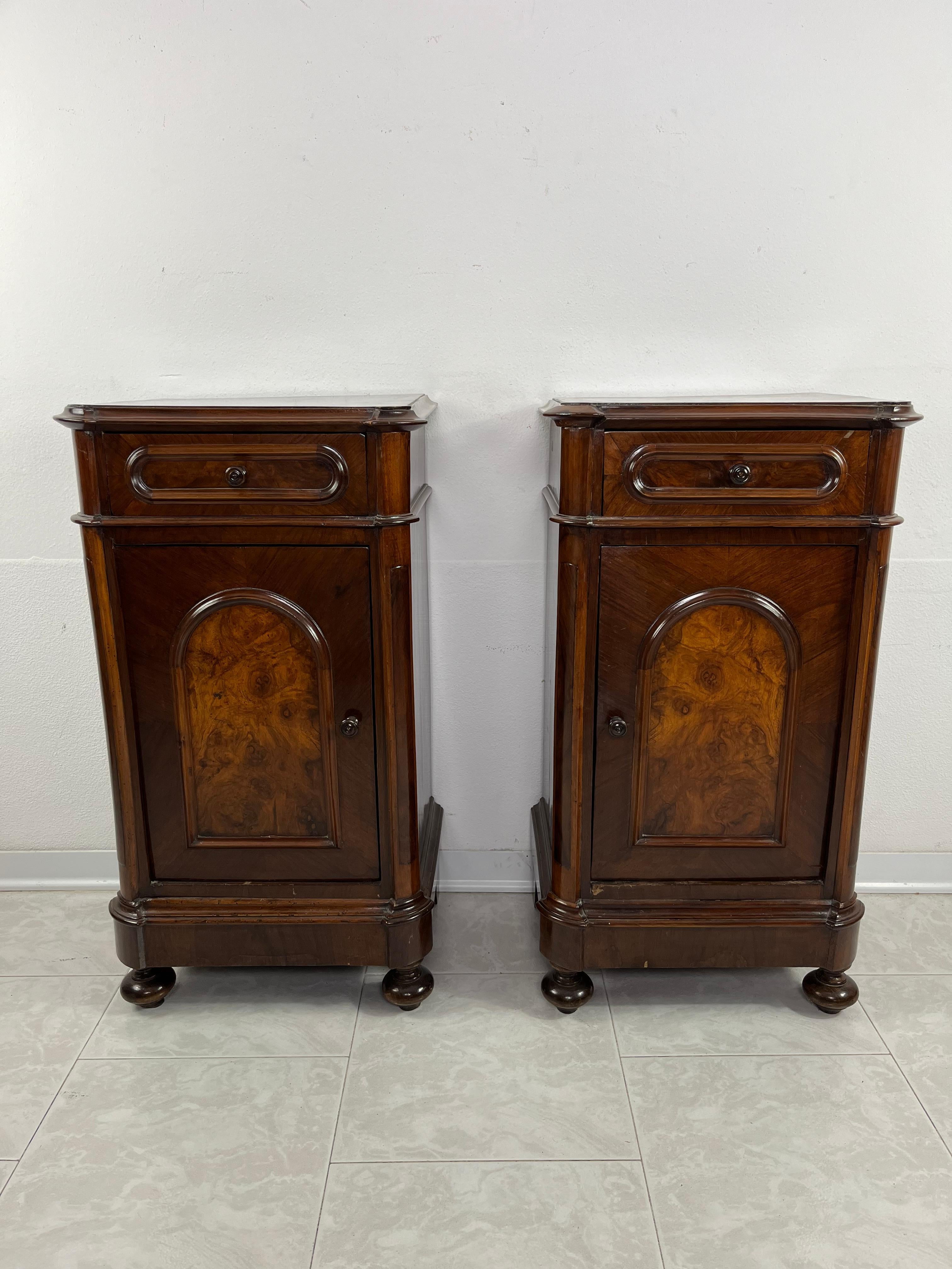 Set of 2 Mid-Century Italian bedside tables, 1930s
Intact and in good condition. Drawer and door with shelf.
 Small signs of aging.