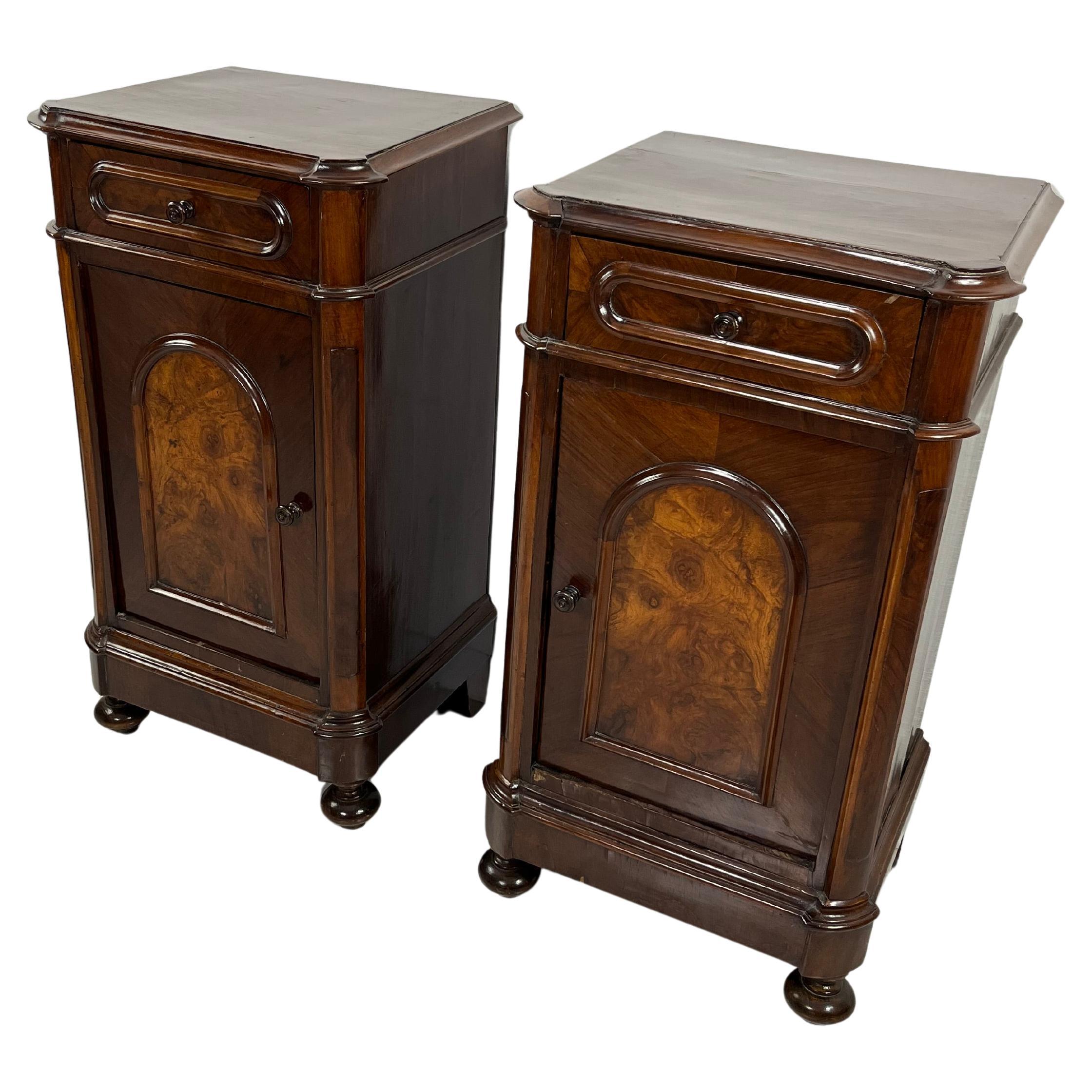 Set di 2 comodini italiani di metà secolo, anni '30