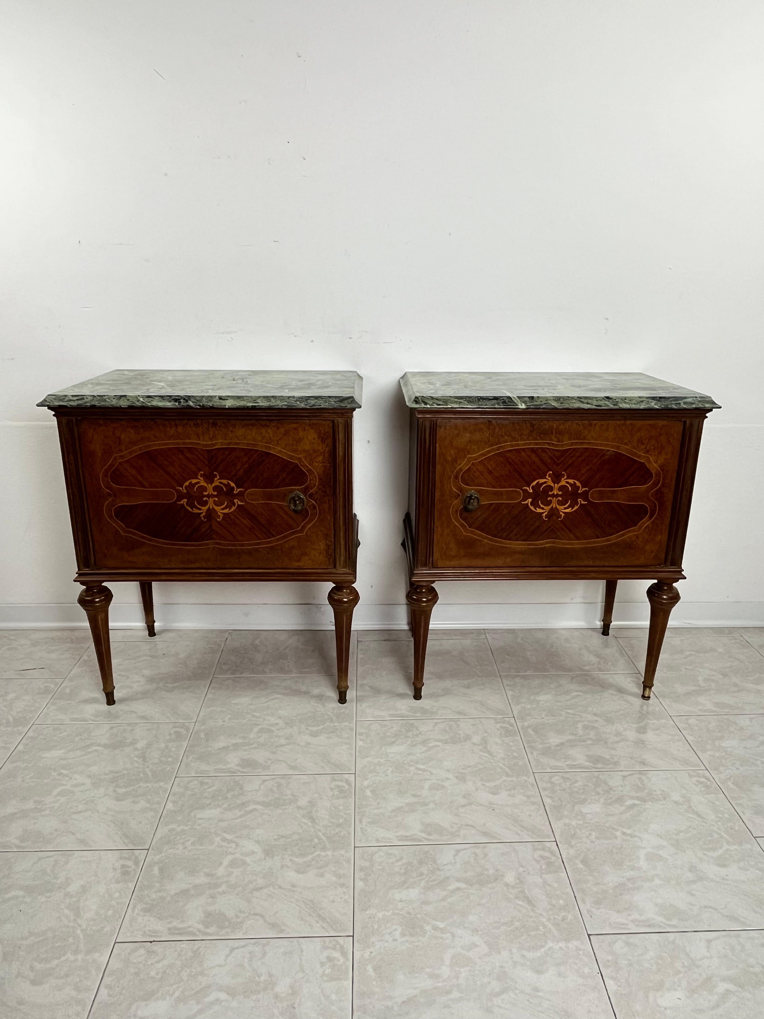 Set of 2 Mid-Century Italian Bedside Tables in wood and fine marble top 1960s In Good Condition For Sale In Palermo, IT