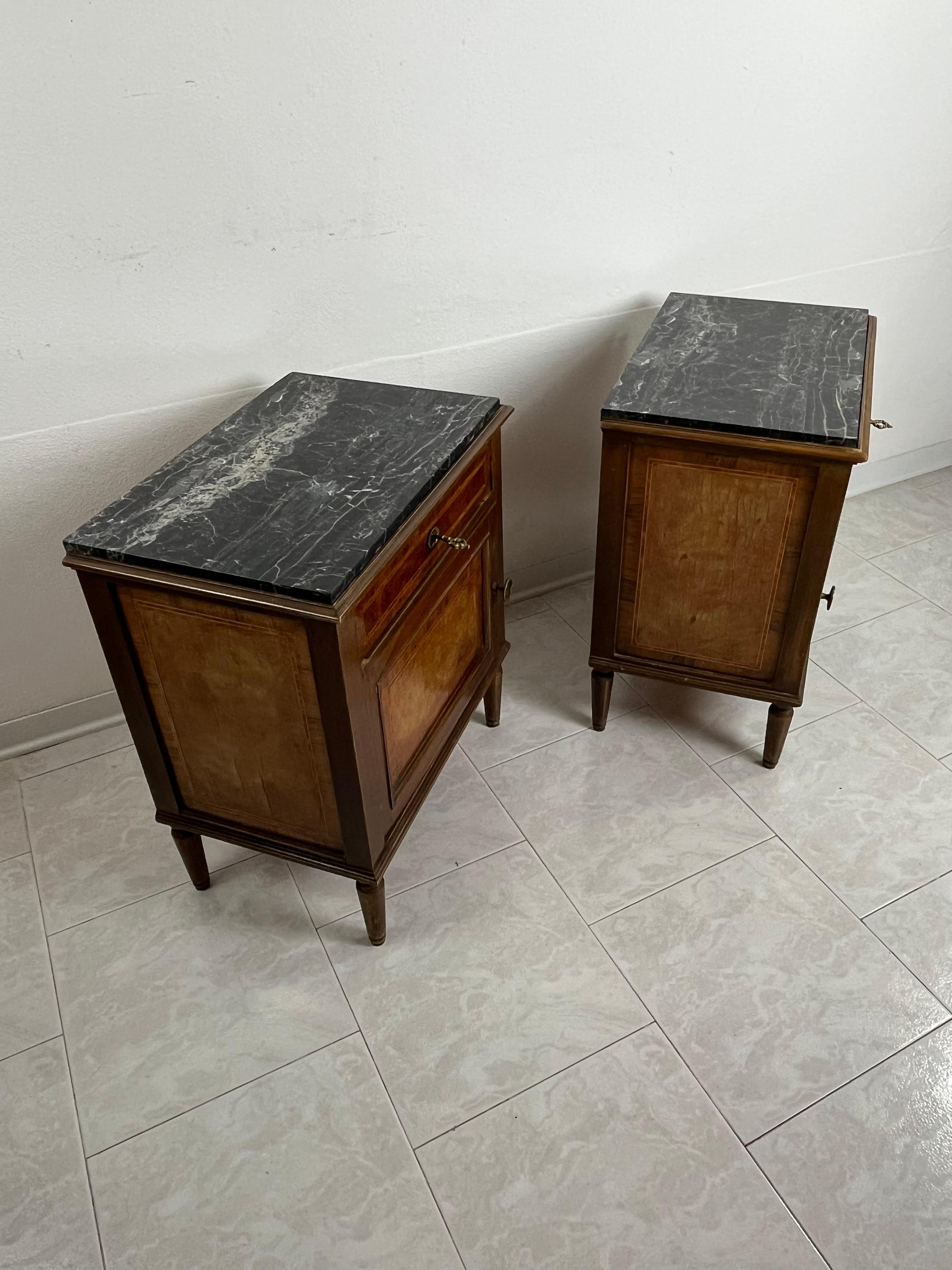 Set of 2 Mid-Century Italian Bedside Tables in Wood and Fine Marble Top 1960s For Sale 1