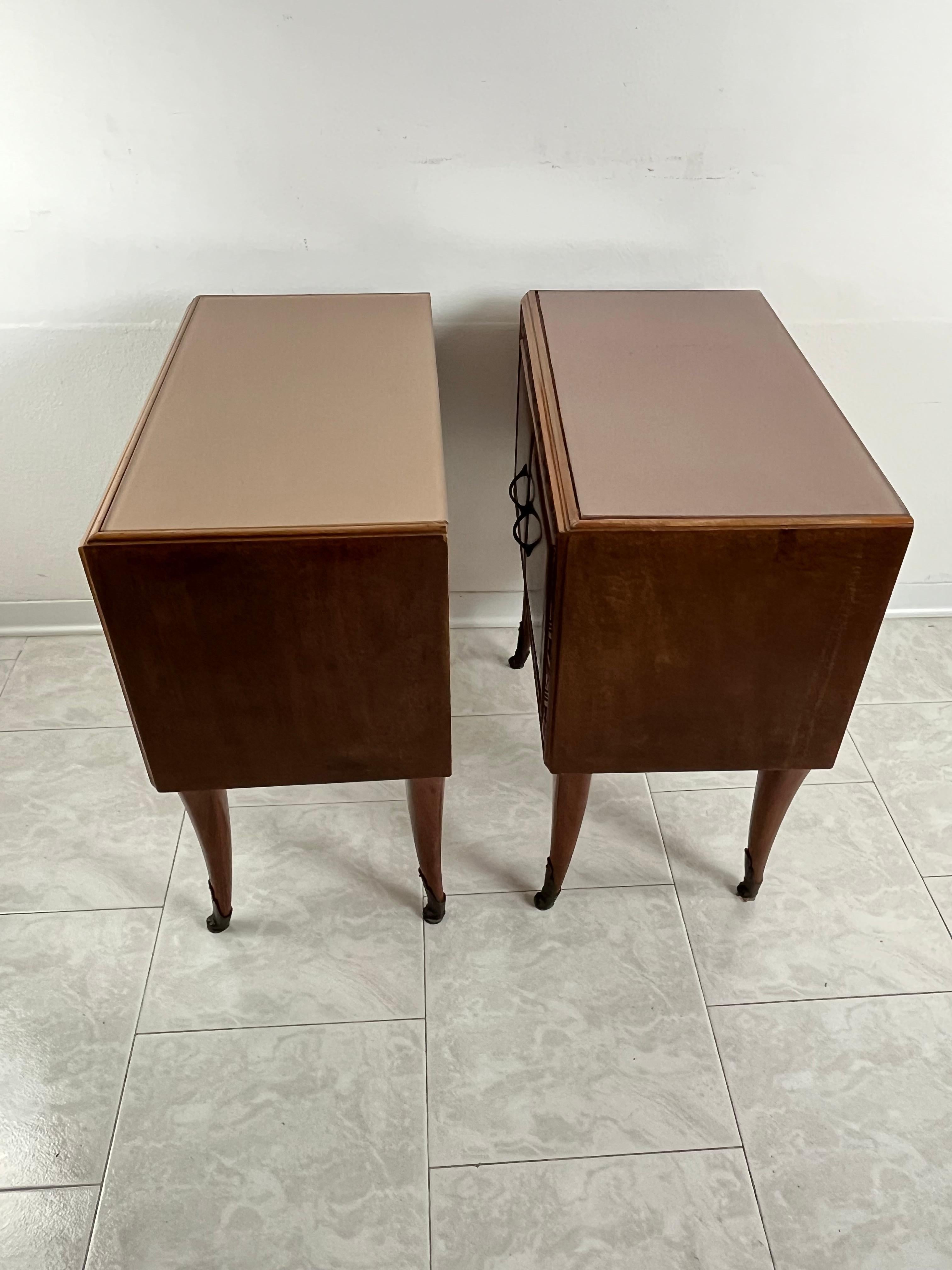 Set di 2 comodini del 1950 dal design italiano di metà secolo in vendita 3