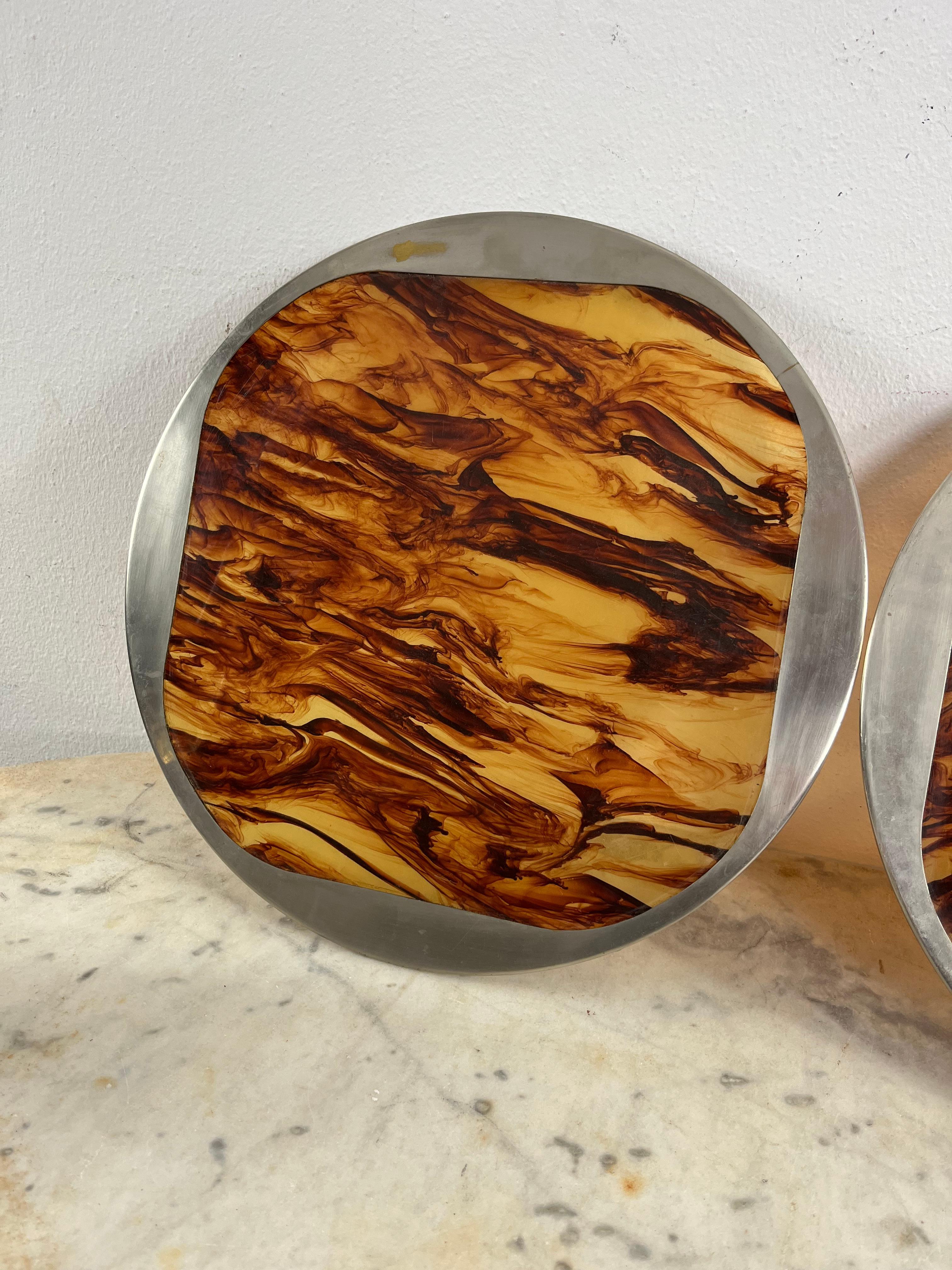Set of 2 Mid-century Italian lucite trays, 1960s
Metal edge, diameter 37 cm.
Good condition.