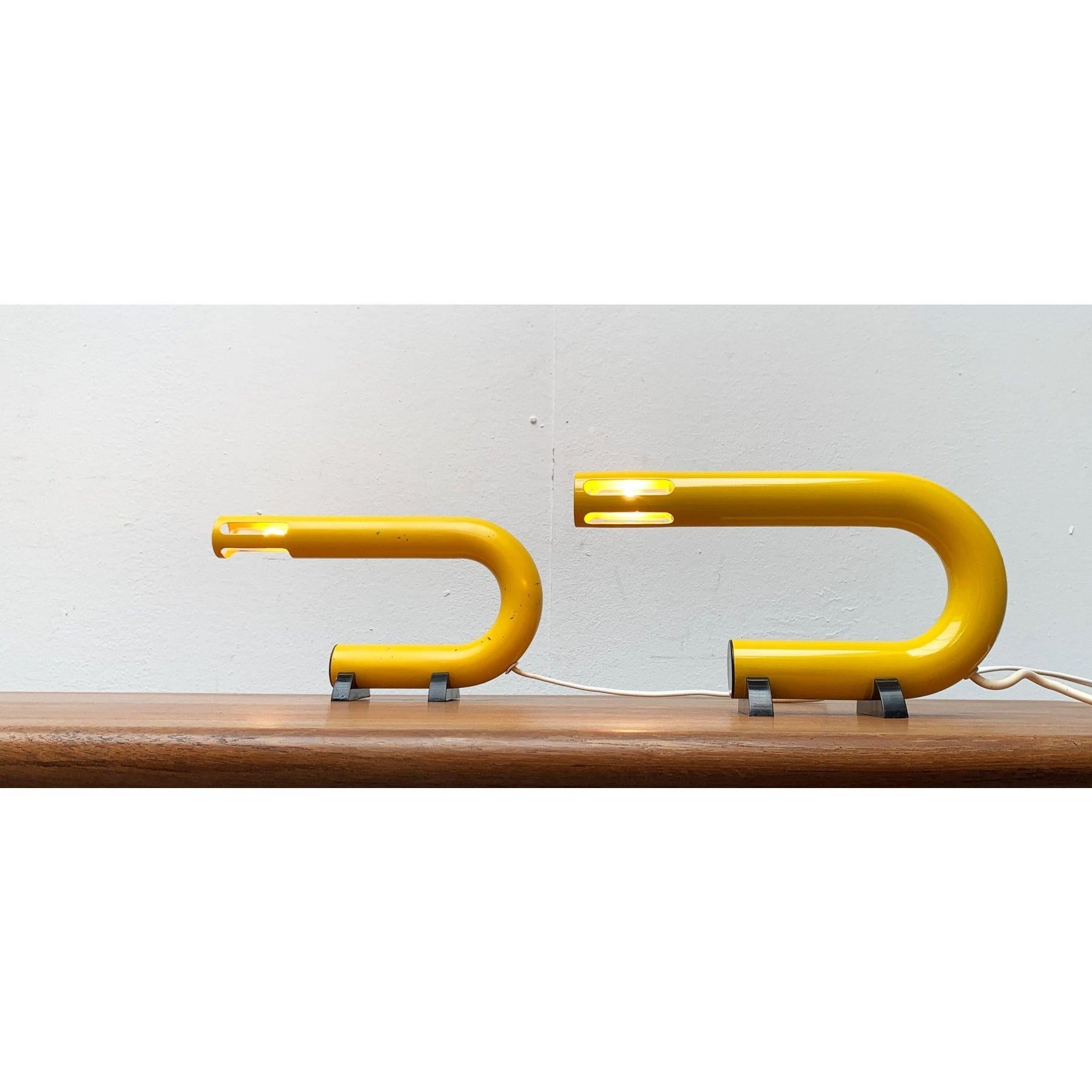 Mid-Century Modern Set of 2 Mid-Century Italian Postmodern Space Age Model C 452 Table Lamps, 1960s For Sale