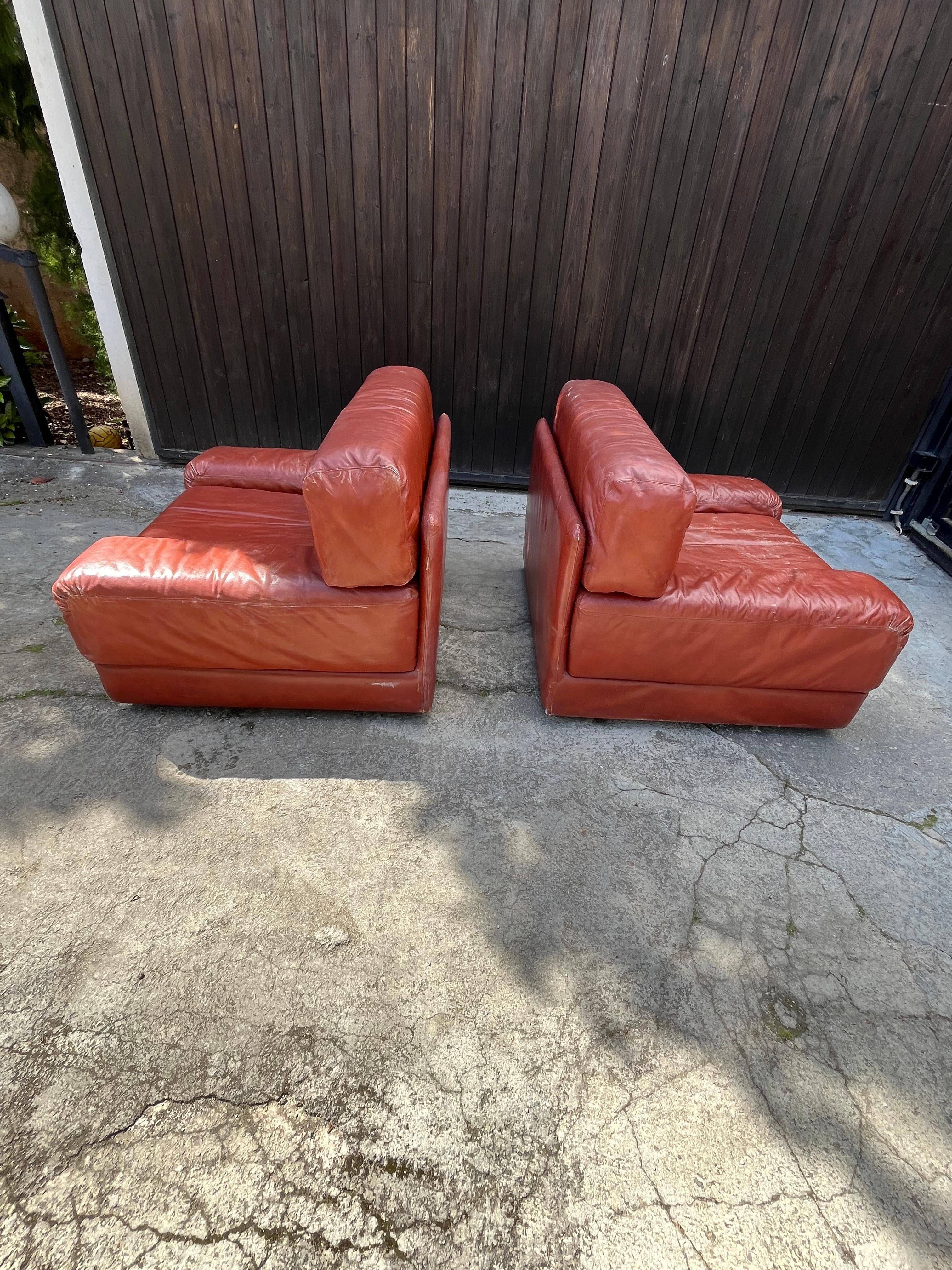 Set of 2 Mid-Century Leather armchairs Dall'Oca italian design 1970s For Sale 3