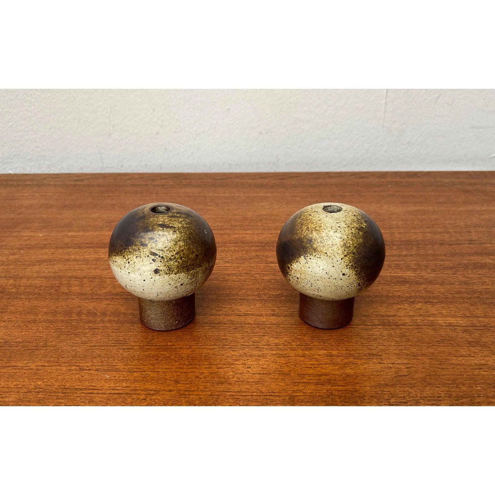 Mid-Century Minimalist Danish Studio Pottery Vase, 1960s, Set of 2, in Very Good conditions. Designed 1960 to 1969.

Additional information:
Materials: Ceramic
Style: Mid-Century Modern, Minimalist
Country of Origin: Denmark
Color: Beige
Item Type: