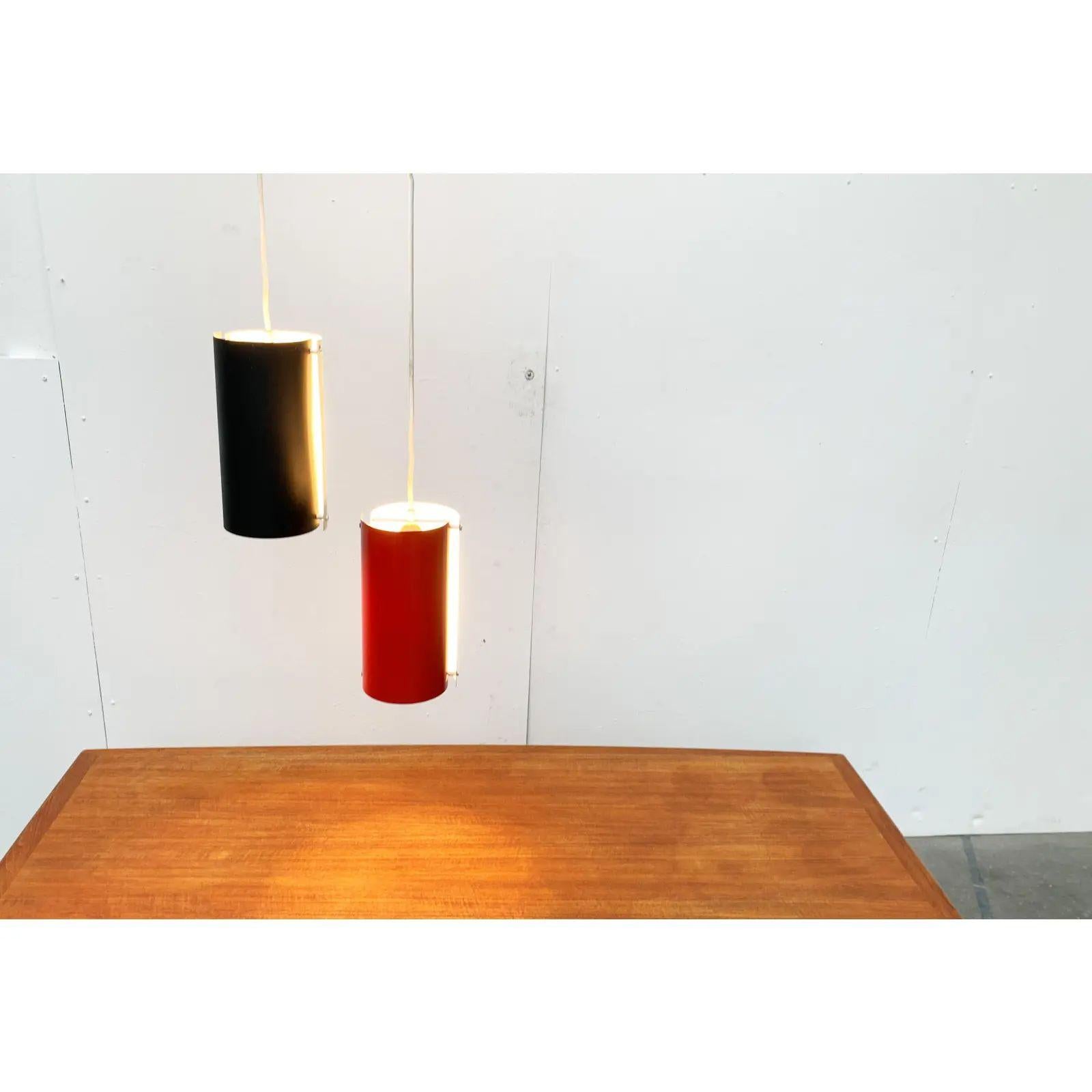 Set di 2 lampade a sospensione in metallo minimaliste di metà secolo, anni '60 in vendita 5