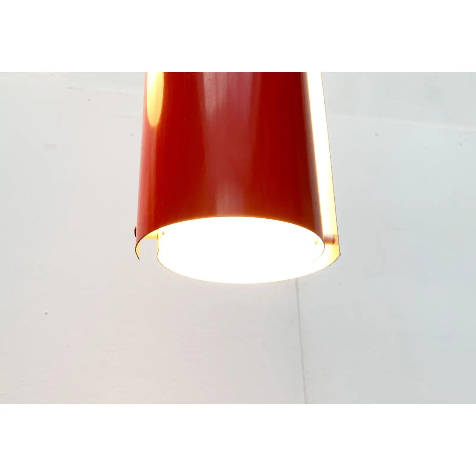 Mid-Century moderno Set di 2 lampade a sospensione in metallo minimaliste di metà secolo, anni '60 in vendita
