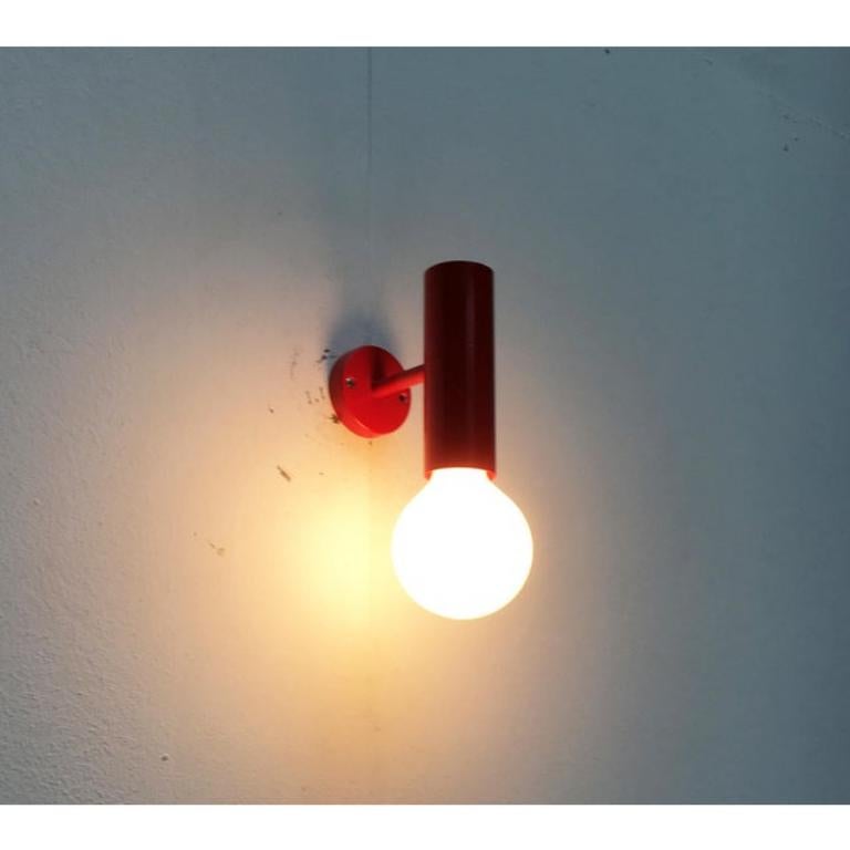 Juego de 2 apliques minimalistas rojos de mediados de siglo, años 60 en venta 6