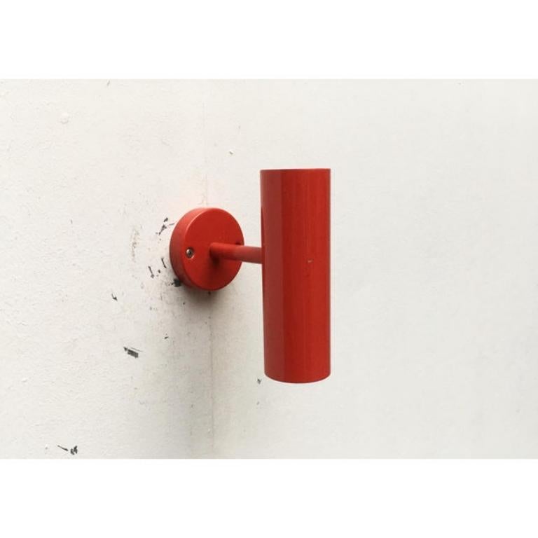 Juego de 2 apliques minimalistas rojos de mediados de siglo, años 60 Moderno de mediados de siglo en venta